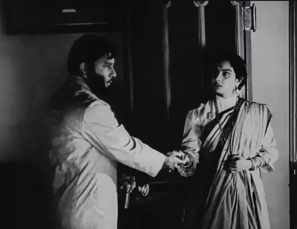 Notice the vague and complex emotions between them! Ambigious and complex emotions between wife and husband. Last frame of the movie